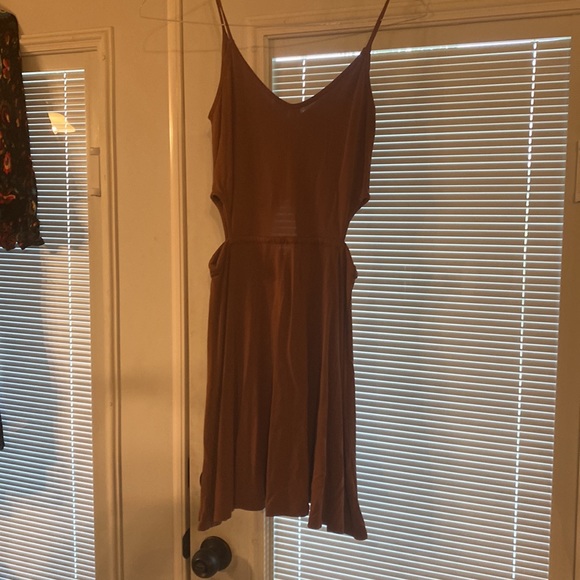 Beautiful brown dress size small - Picture 2 of 3